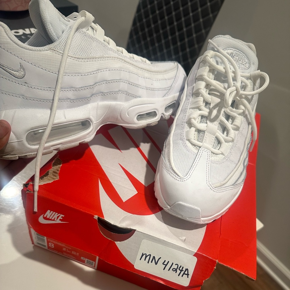 Super lightly worn all white AirMax 95s sz 8 mens